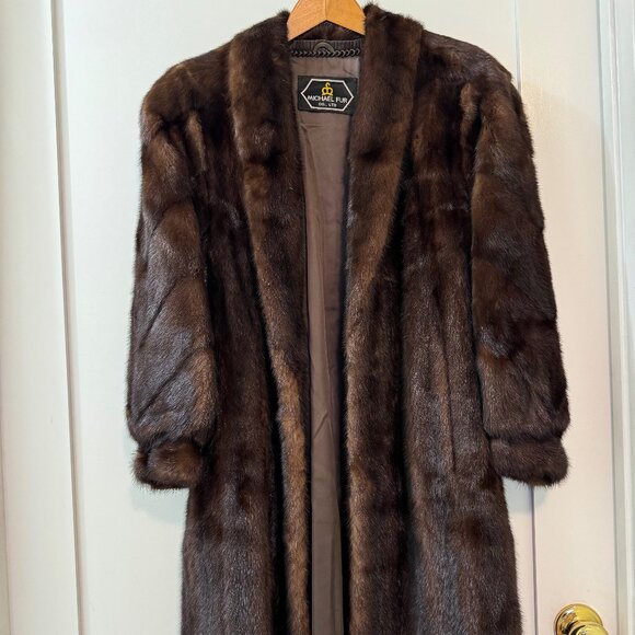 Luxurious long brown mink fur coat - Medium size - $16k value for $1,500 - Picture 1 of 14
